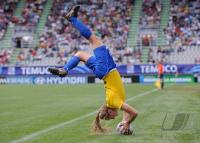 Fussball Frauen FIFA U 20  WM  2008    Salto - Einwurf LEAH (BRA)