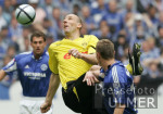 Fussball 1. Bundesliga: Schalke - Dortmund, Zweikampf