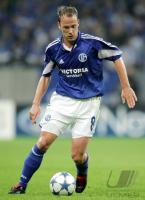 Fussball International UCL: Schalke, ERNST Einzelaktion am Ball