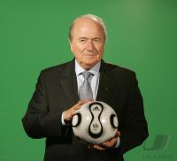 Fussball  International Blatter mit WM Ball