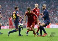 FUSSBALL INTERNATIONAL CHL HALBFINALE 12/13: FC Bayern Muenchen - FC Barcelona