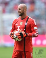 Fussball 1. Bundesliga 2014/2015: Torwart Pep Reina (FC Bayern Muenchen)
