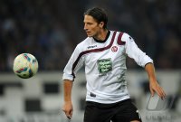 Fussball 1. Bundesliga, Saison 2011/2012: Kaiserslautern, BUGERA am Ball