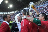 2. Fussball Bundesliga : AUGSBURG JUBEL NACH DEM AUFSTIEG IN DIE ERSTE 1. BL