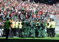 2. Fussball Bundesliga : AUGSBURG JUBEL NACH DEM AUFSTIEG IN DIE ERSTE 1. BL