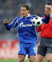 Fussball 1. Bundesliga: Schalke, JONES Einzelaktion