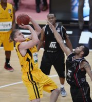 Basketball 1. Bundesliga 2012/2013:  Walter Tigers Tuebingen -Artland Dragons