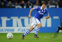 Fussball 1. Bundesliga, Saison 2011/2012: FC Schalke 04, Raul am Ball
