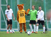 Fussball / Promi-Benefizfu&Atilde;ballspiel in Tuebingen