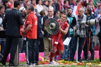 Fussball 1. Bundesliga  Saison  2012/2013: Xherdan Shaqiri (FC Bayern Muenchen)  mit Schale