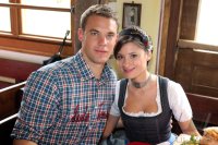 FUSSBALL 1. BUNDESLIGA:  Daniel van Buyten mit seiner Frau Celine