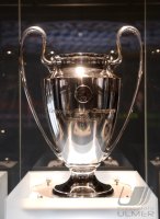 Fussball 1. Bundesliga: Die Erlebniswelt des FC Bayern Muenchen in der Allianz Arena