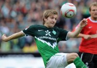 Fussball, 1. Bundesliga, Saison 2010/2011: Bremen, MARIN am Ball