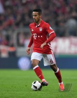 Fussball DFB Pokal 2. Runde 16/17: FC Bayern Muenchen - FC Augsburg