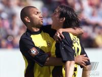 Amoroso und Rosicky bejubeln den Treffer zu 0:1.