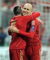Fussball CHL  Saison 2011/2012:  JUBEL nach dem Tor Franck Ribery (li,) mit Arjen Robben (FC Bayern Muenchen)