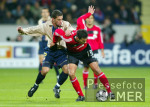Fussball UCL: Leverkusen - Barcelona,  Zweikampf