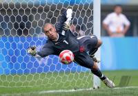 FUSSBALL  Olympia 2008   Vorrunde  Maenner Kamerun - Italien