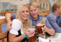 Fussball 2. Bundesliga : TSV 1860 Muenchen auf dem Oktoberfest