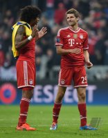 Fussball International CHL Saison 13/14: Thomas Mueller (FC Bayern Muenchen) und Dante (FC Bayern Muenchen)