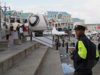 LAND UND LEUTE  ; SICHERHEIT FUSSBALL WM 2010