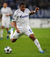 Fussball: Champions League, Saison 2010/2011: Schalke, FARFAN Einzelaktion