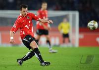 FUSSBALL 1. BUNDESLIGA: Hannover, BALITSCH Einzelaktion