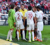 Fussball 1. Bundesliga Saison 15/16: FC Bayern Muenchen - FC Augsburg