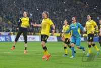 Fussball 1. Bundesliga :  Kevin Grosskreutz, Marcel Schmelzer, Ivan Perisic, Torwart Roman Weidenfeller, Neven Subotic (v. li., Borussia Dortmund)