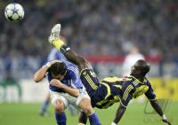 Fussball Champions League: Schalke - Istanbul, Zweikampf