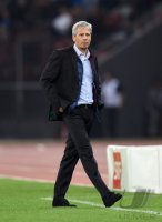 Fussball Europa League Saison 2014/2015: Trainer Lucien Favre (Borussia Moenchengladbach)