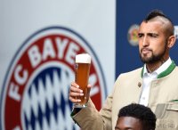 Fussball 1. Bundesliga 15/16: Arturo Vidal (FC Bayern Muenchen)