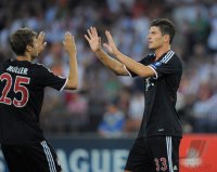 Fussball CHL  Saison 2011/2012:  JUBEL Mario Gomez (FC Bayern Muenchen)