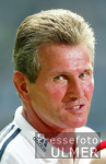 FUSSBALL 1. Bundesliga S04, Trainer Henckes, Portrait