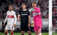 Fussball DFB Pokal  Halbfinale  2025/2026  23.04.2026VfB Stuttgart - SC Freiburg , ZWEIKAMPF, SPIELSZENE, AKTION, ACTION, DUELL, GESTIK, GESTIKULIEREND,