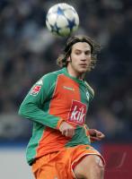 Fussball 1. Bundesliga: Bremen, FRINGS Einzelaktion am Ball