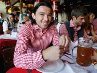 FUSSBALL 1. BUNDESLIGA: Bayern besucht das Oktoberfest
