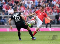 Fussball 1. Bundesliga Saison 2016/2017: FC Bayern Muenchen - Eintracht Frankfurt