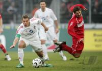 Fussball 1. Bundesliga: Koeln - Stuttgart, Zweikampf