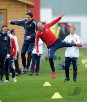 Fussball 1. Bundesliga: Mark van Bommel, Arjen Robben (v.li., FCB)