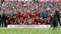 Fussball 1. Bundesliga  Saison  2012/2013:  Deutscher Meister 12/13 FC Bayern Muenchen