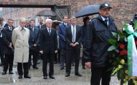 Fussball: DFB Delegation besucht KZ in Auschwitz, 01.06.2012