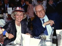 Fussball Edmund Stoiber mit Ehefrau Karin auf der Meisterfeier