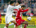 Fussball 1. Bundesliga: Lautern - Bayern, Zweikampf