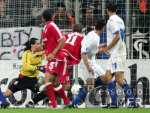 Fussball Uefa-Cup: Bochum - Luettich, Zweikampf