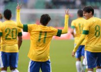 FUSSBALL INTERNATIONAL: NEYMAR und Kaka  (v. li., Brasilien)