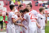 Fussball 2. Bundesliga Saison 17/18:  1. FC Kaiserslautern - Fortuna Duesseldorf