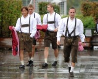 1. Fussball Bundesliga : Takashi Usami  , Torwart Manuel Neuer, Franck Ribery (v. li., FC Bayern Muenchen)