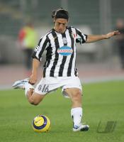 Fussball CHL Juventus-Rapid; Einzelaktion Camoranesi
