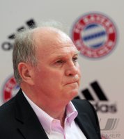 Fussball 1. Bundesliga : Praesident Uli Hoeness (FC Bayern Muenchen)